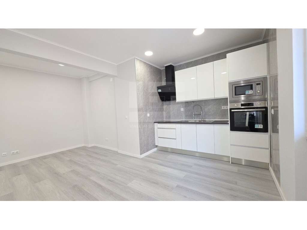 Apartamento T1 recuperado na Venteira, Amadora, Lisboa, com 2 eleva... - Grande imagem: 2/20