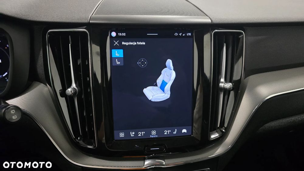 Volvo XC 60 B4 D AWD Ultimate Dark - 37