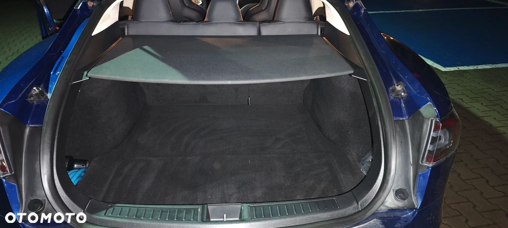 Tesla Model S - 16
