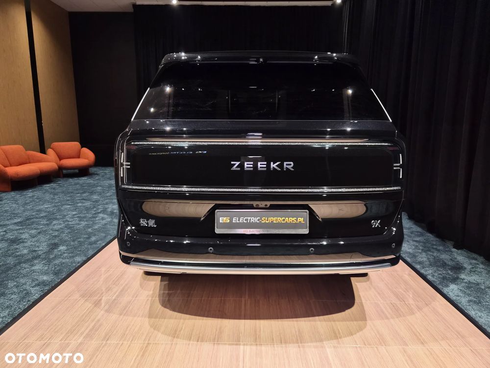 ZEEKR 9X - 7