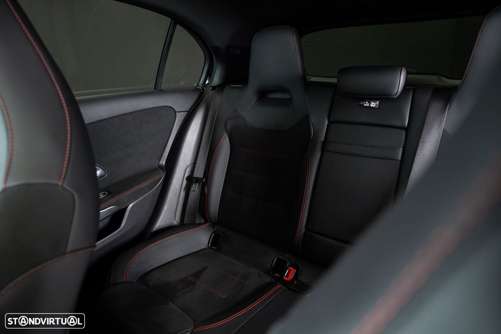 Mercedes-Benz A 250 e 8G-DCT AMG Line - 17