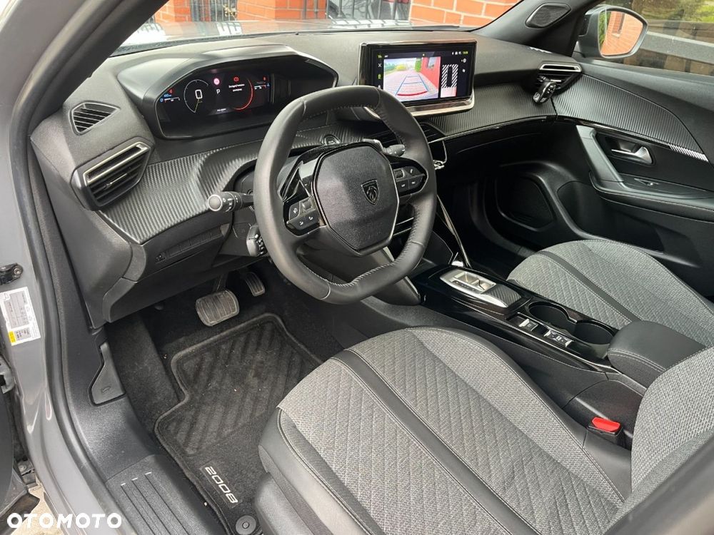 Peugeot 2008 - 8