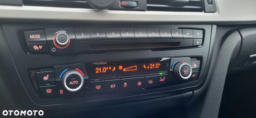 BMW Seria 3 318d DPF Edition Exclusive - 33