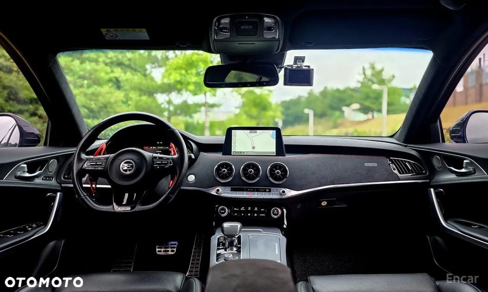 Kia Stinger - 9