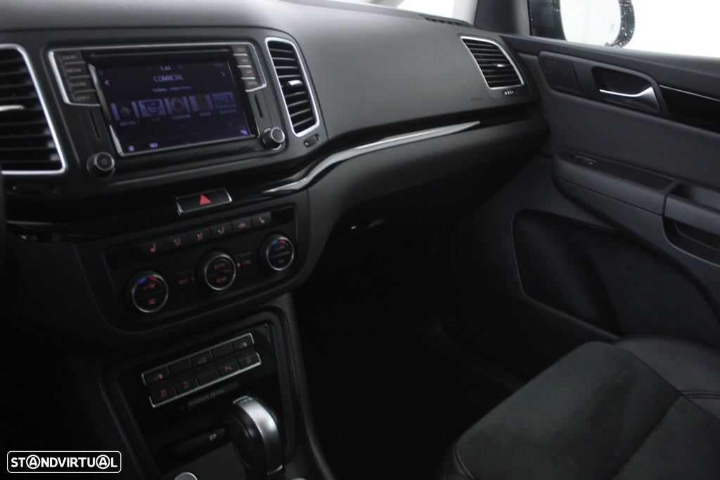 VW Sharan 2.0 TDI Blue Highline DSG - 31