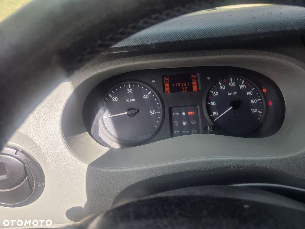 Nissan Interstar - 7