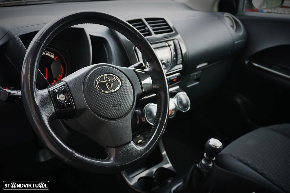 Toyota Urban Cruiser 1.4 D-4D High Pack - 9