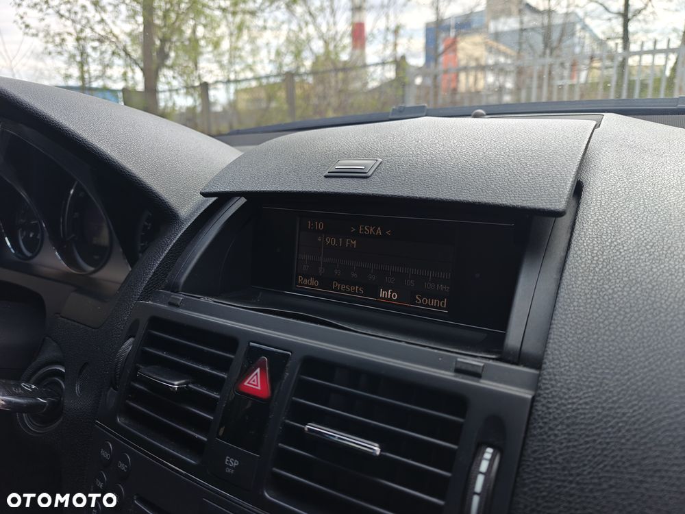 Mercedes-Benz Klasa C 300 Avantgarde 4-Matic - 30