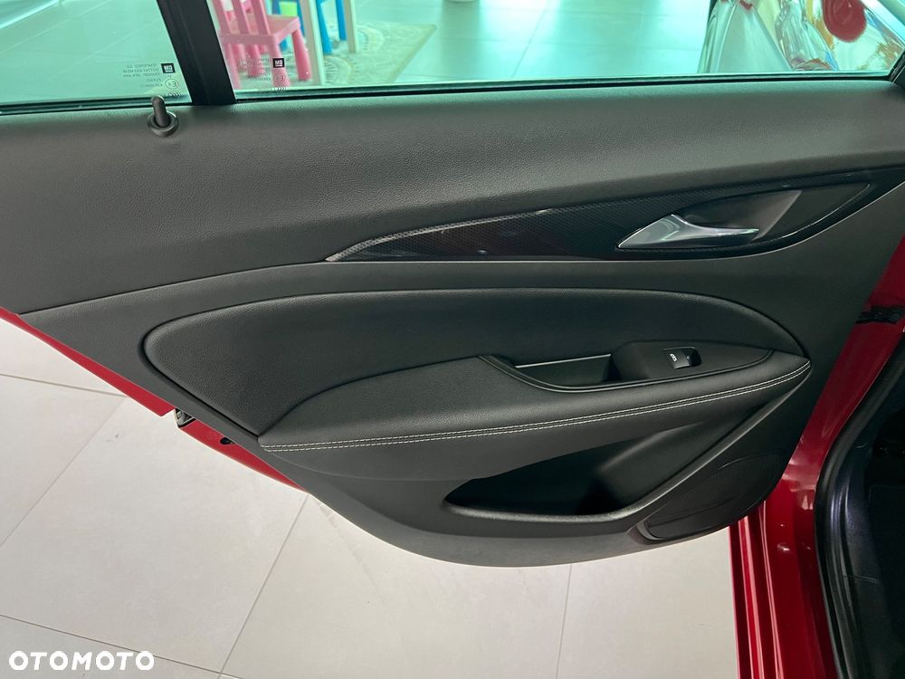Opel Insignia - 30