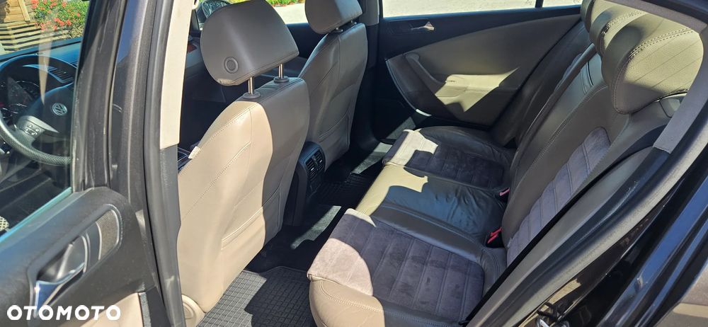 Volkswagen Passat 2.0 TDI Comfortline - 7