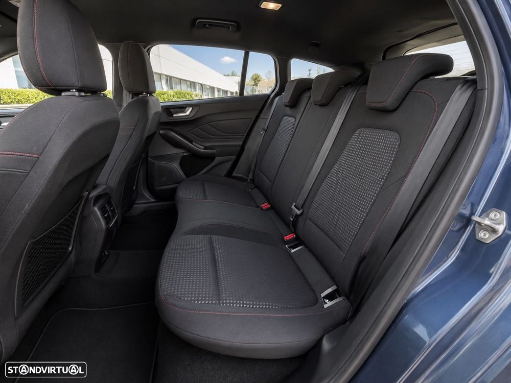 Ford Focus SW 1.0 EcoBoost MHEV ST-Line Aut. — fotografia 10