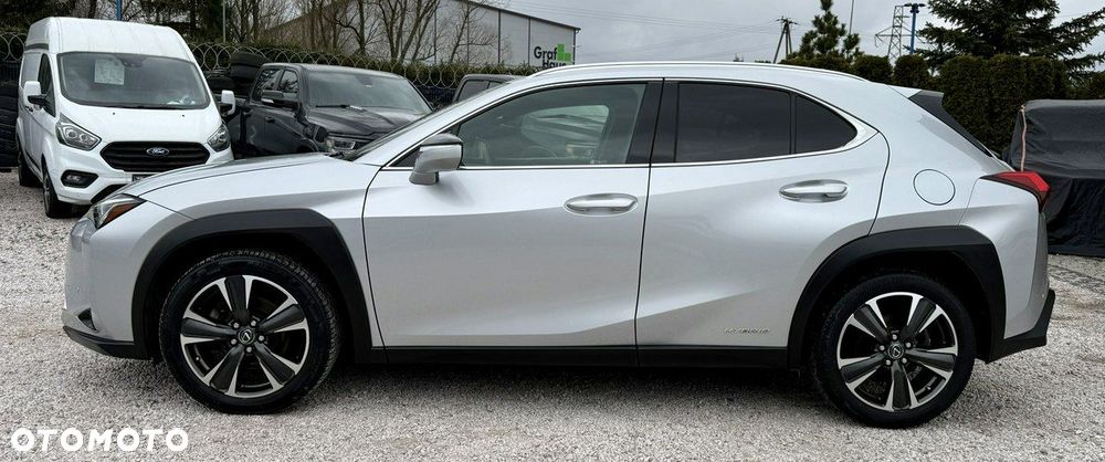 Lexus UX - 7