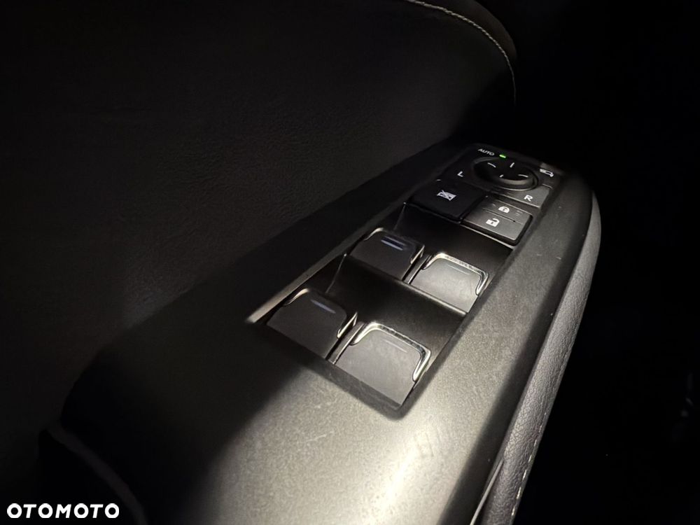 Lexus NX - 19