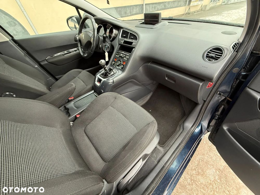 Peugeot 5008 - 29