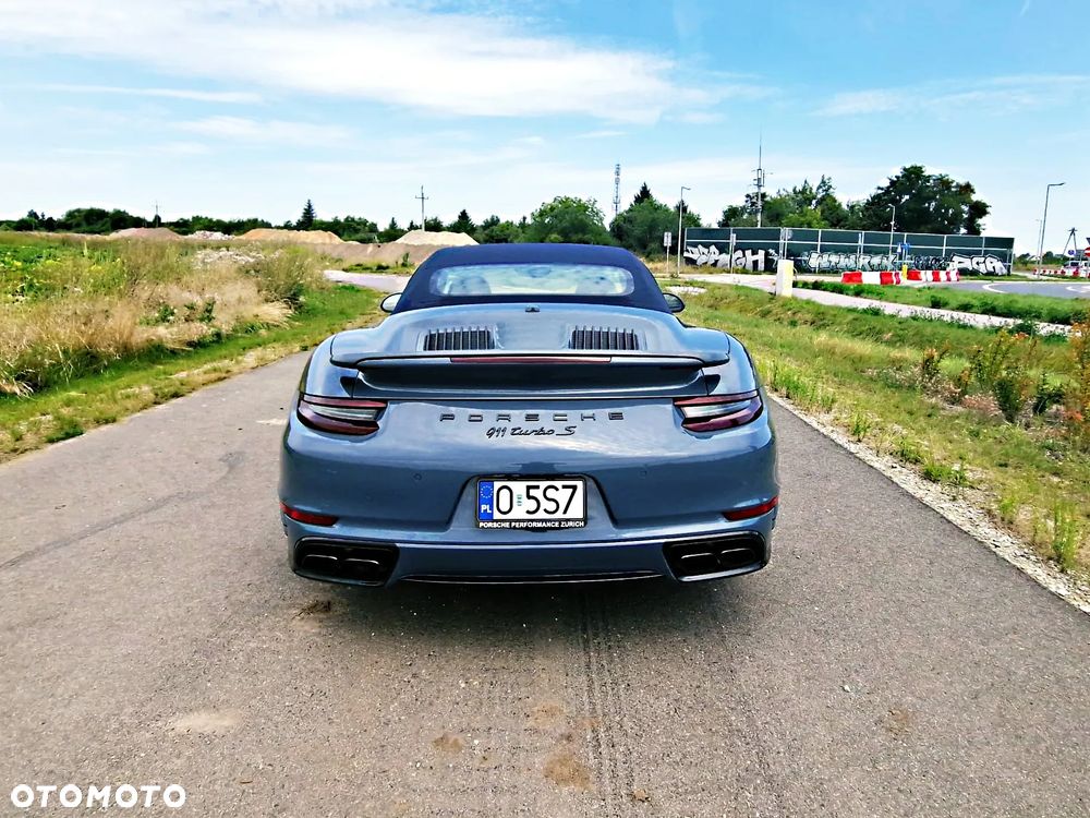 Porsche 911 Turbo S Cabriolet - 7