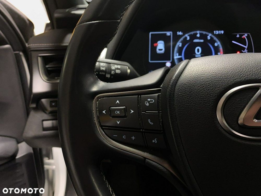 Lexus UX - 22