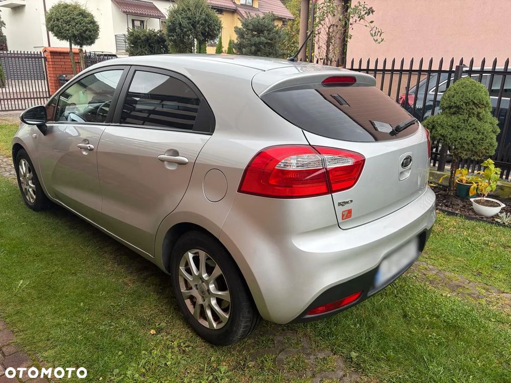Kia Rio 2011 photo 3