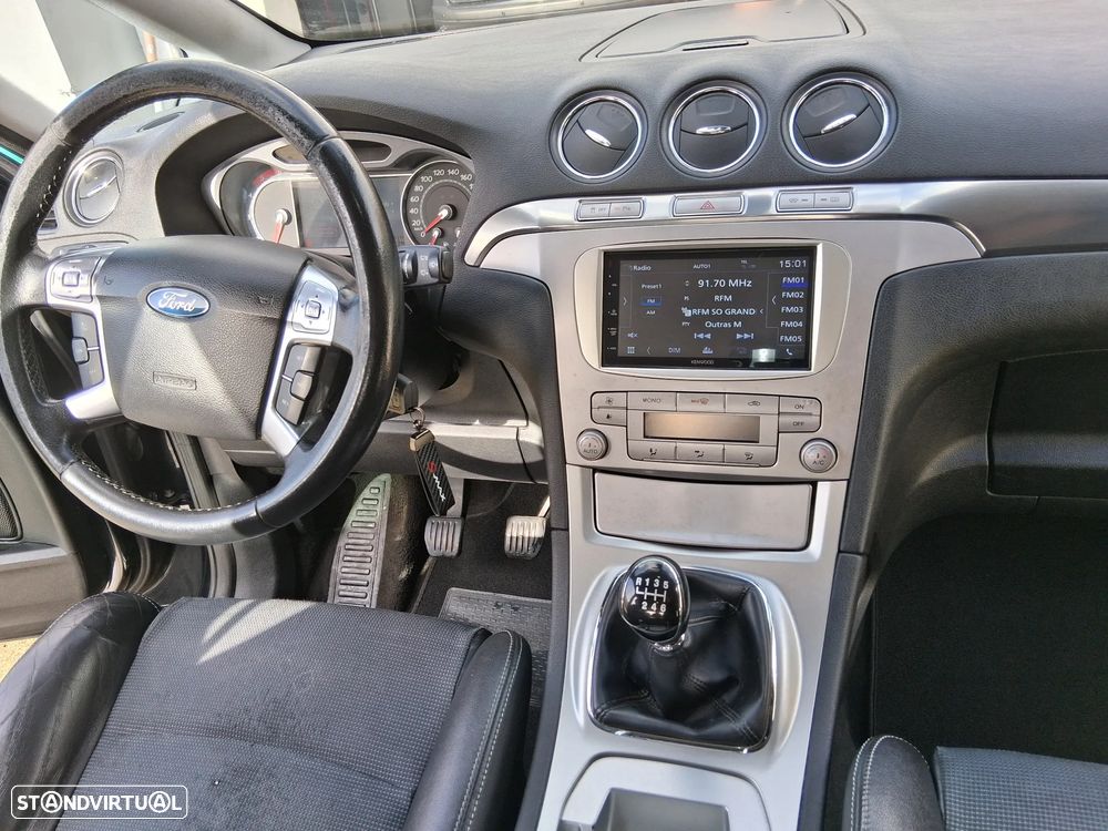 Ford S-Max 2.0 TDCi Titanium 7L - 23