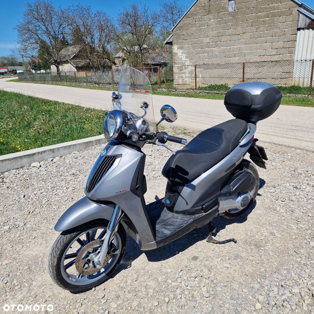 Piaggio Vespa - 2