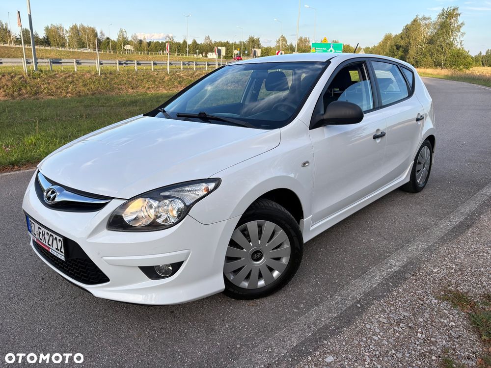 Hyundai i30 1.4 Base + - 3