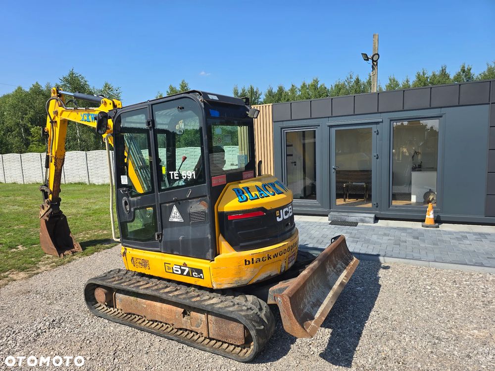 JCB - 9