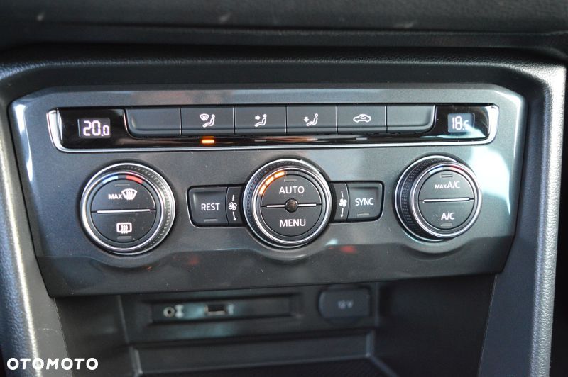 Volkswagen Tiguan - 23