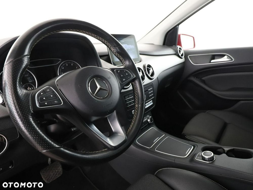 Mercedes-Benz Klasa B 200 7G-DCT UrbanStyle Edition - 15