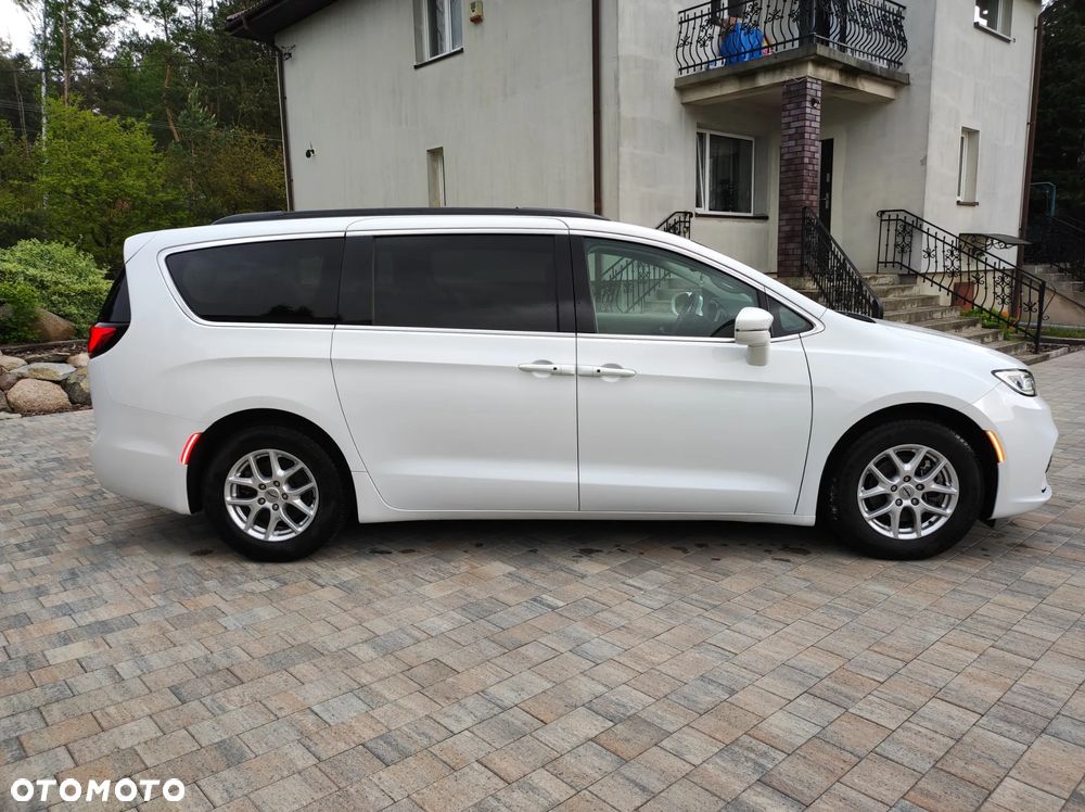 Chrysler Pacifica - 4