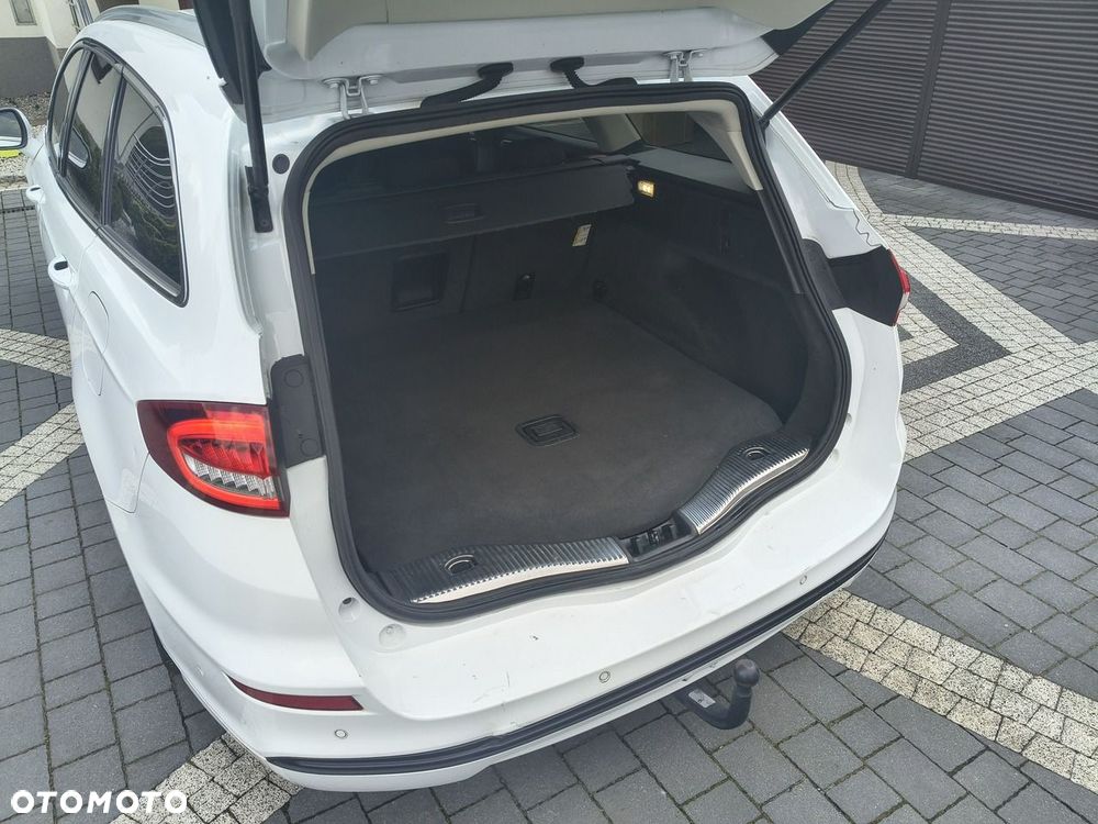 Ford Mondeo - 34