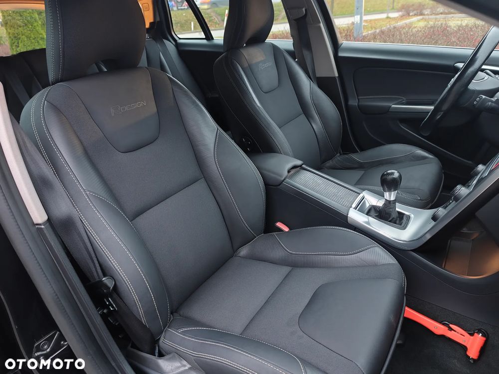Volvo V60 D2 R-Design Summum - 25