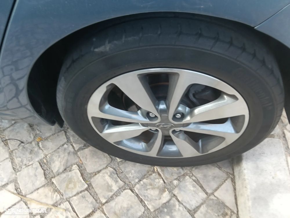 Hyundai i20 1.1 CRDi Comfort+Pack Look+JLL16 - 10