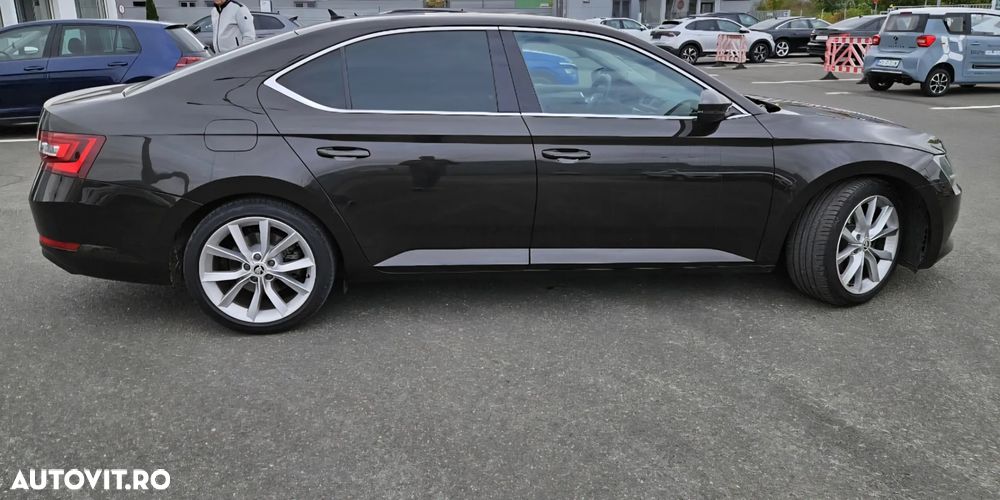 Skoda Superb 2.0 TDI DSG Style - 3