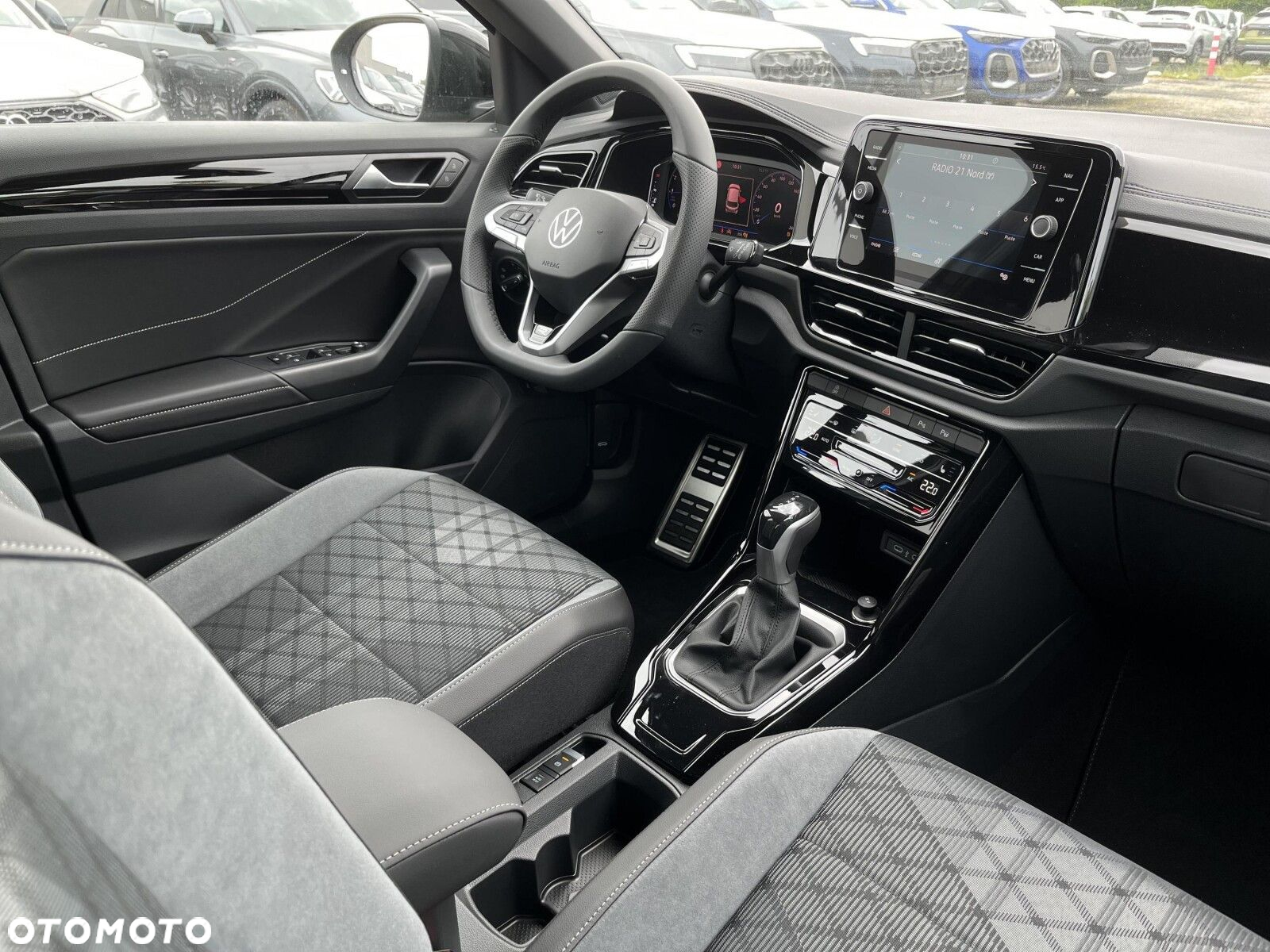 Volkswagen T-Roc - 21