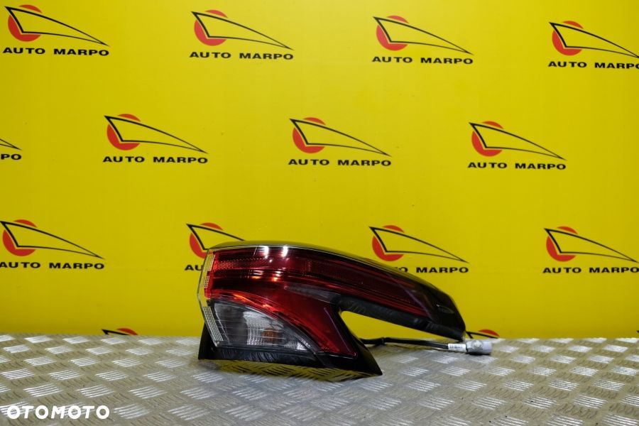 TOYOTA SIENNA 2020 - LAMPA TYŁ PRAWA LED USA - 2