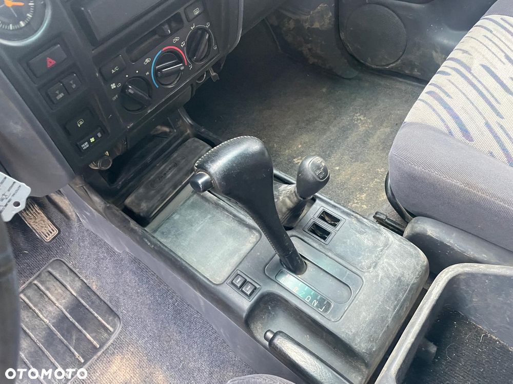 Toyota Land Cruiser - 11