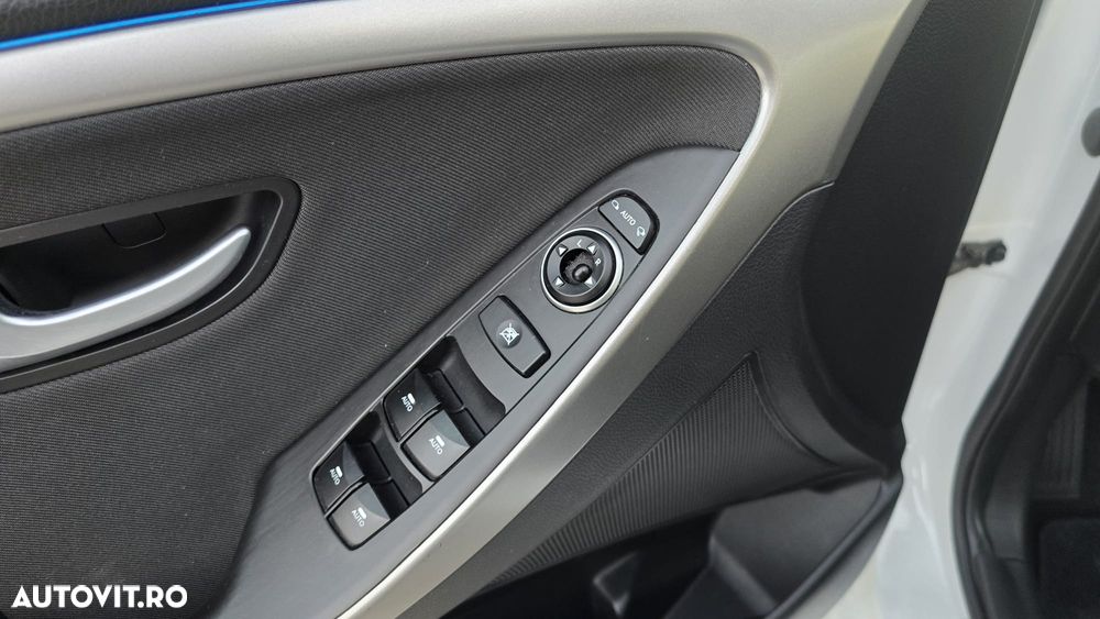 Hyundai i30 blue 1.6 CRDi YES! Gold - 15