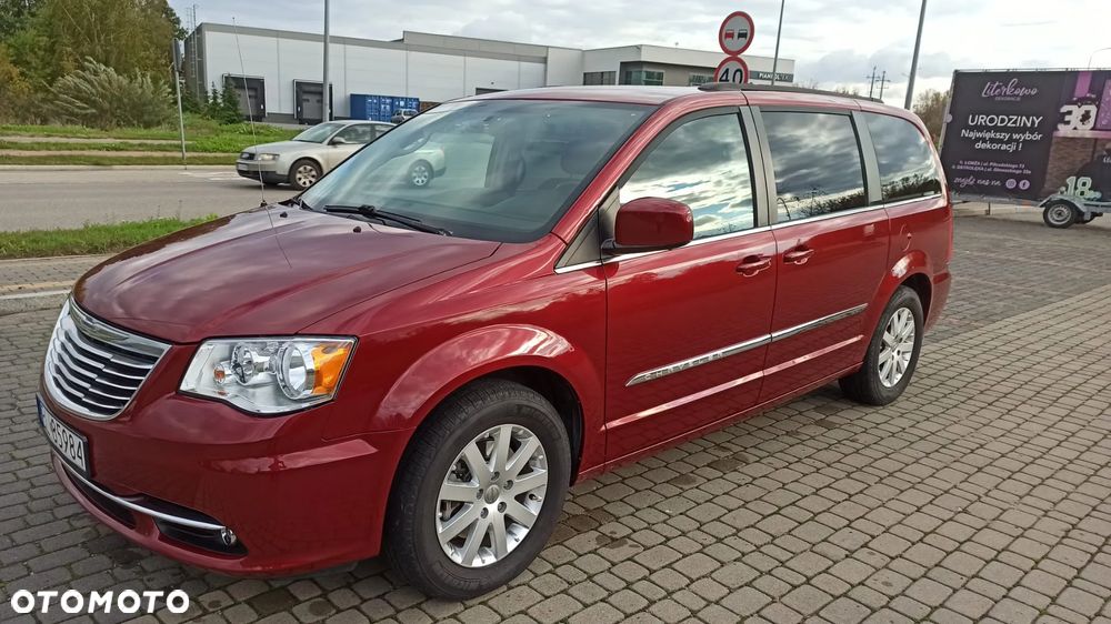 Chrysler Town & Country - 1