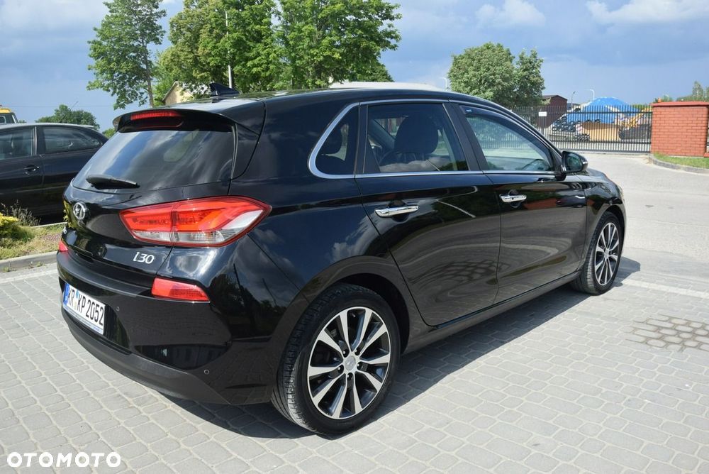 Hyundai i30 1.6 D Premium - 11