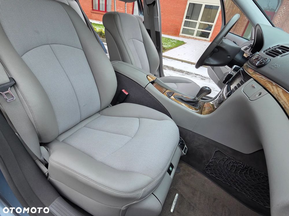 Mercedes-Benz Klasa E 320 CDI 4Matic Automatik Avantgarde DPF BusinessEDITION - 36