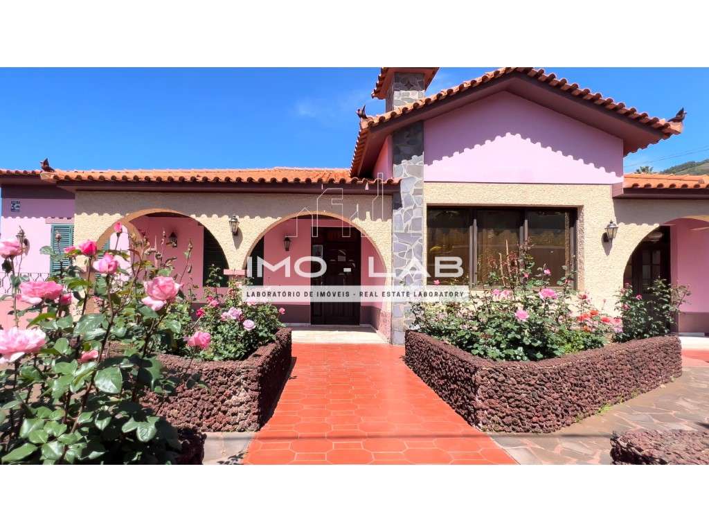 Prédio T4 + 2 Armazéns + 1800m2 de Terreno - São Roque - Funchal - Grande imagem: 4/23