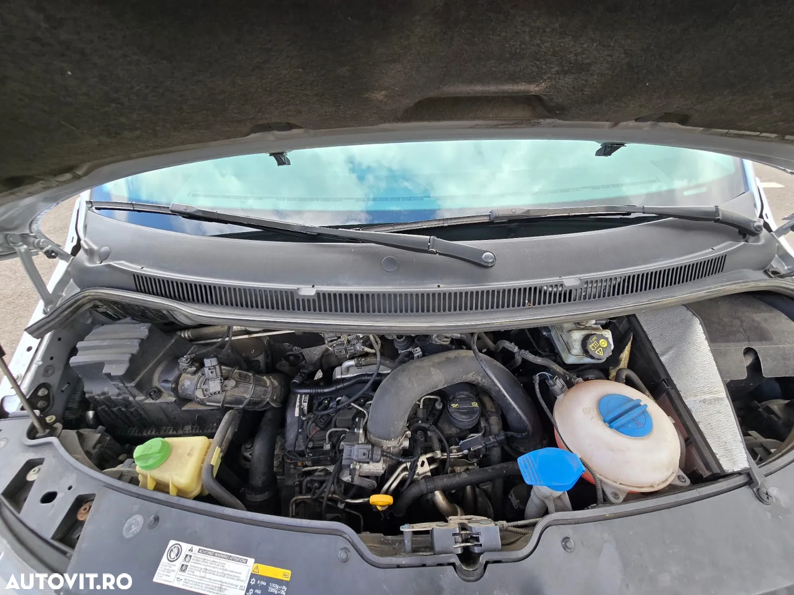 Volkswagen Caravelle - 6