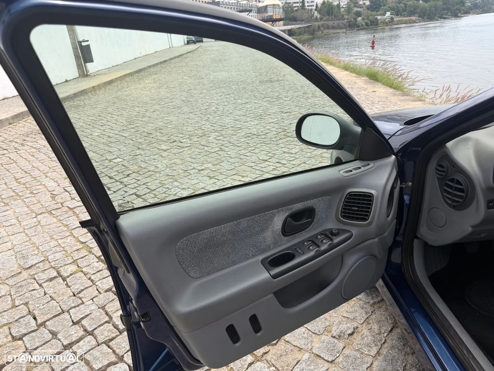 Renault Laguna 1.6 RXT - 10