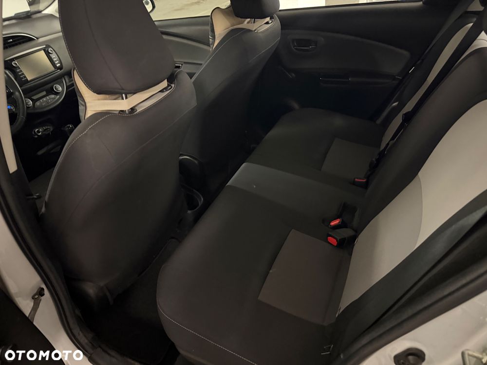 Toyota Yaris - 10