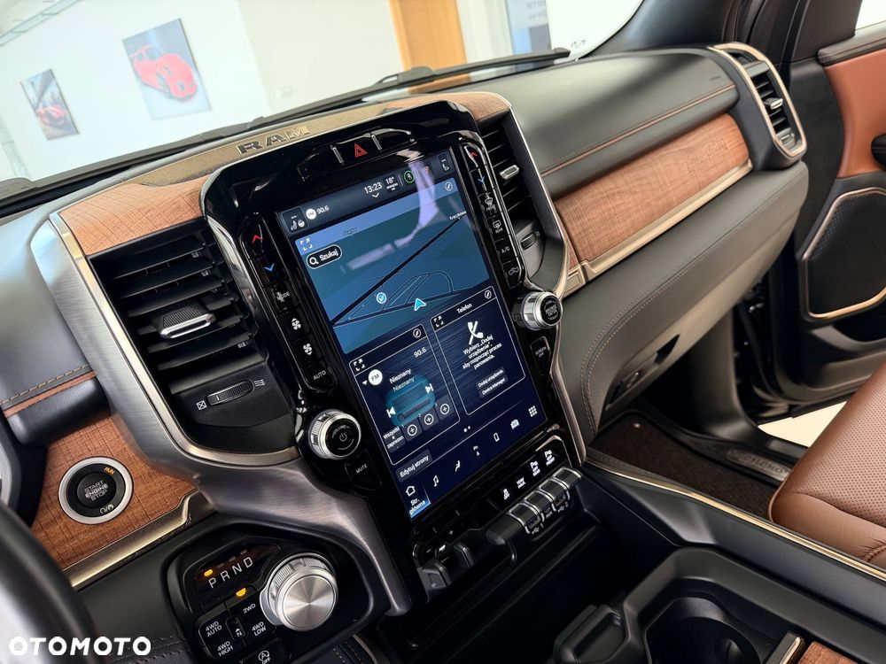 RAM 1500 Crew Cab Longhorn - 24