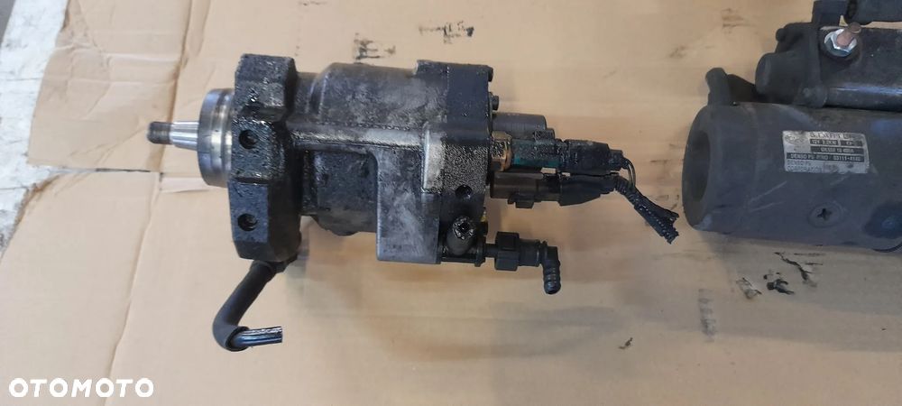 Kia Carnival I  2,9 crdi pompa wtryskowa 9303-104B - 3