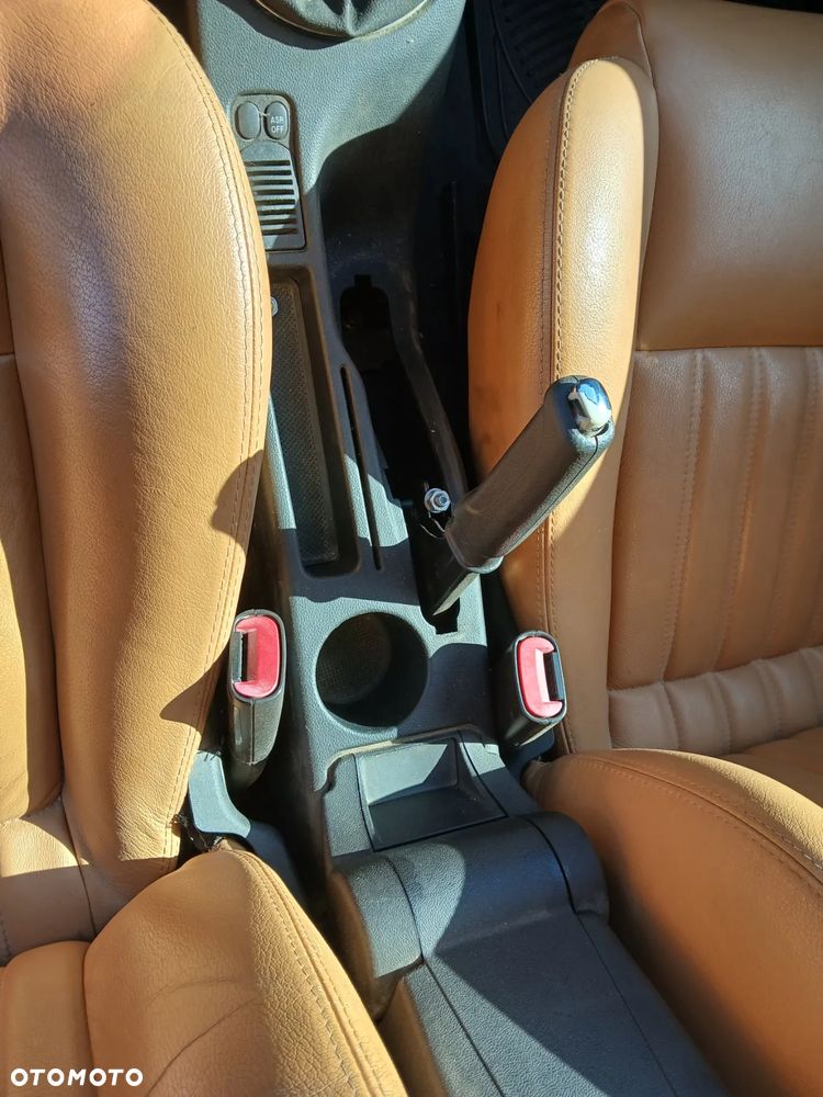 ALFA ROMEO 147 A791 fotel fotele kanapa deska kokpit podsufitka boczek boczki klamka podłokietnik - 6