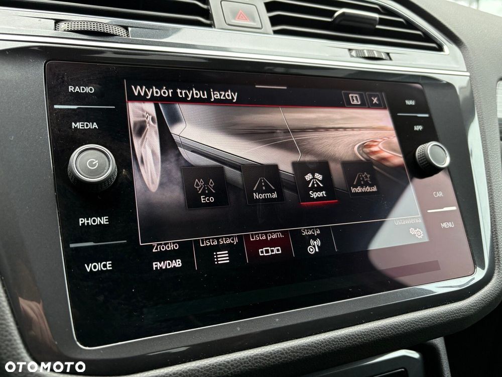 Volkswagen Tiguan - 32