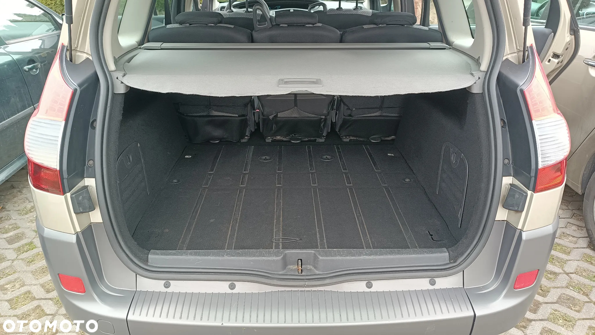 Renault Grand Scenic Gr 1.6 16V Alize - 11