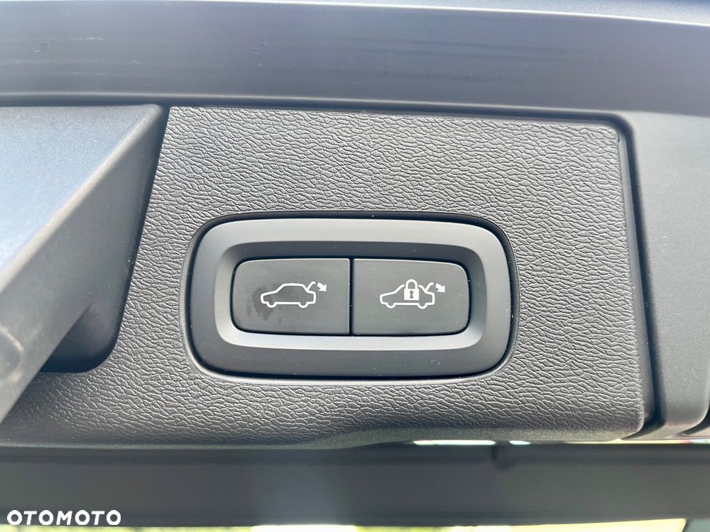 Volvo XC 60 T6 Plug-In Hybrid AWD Inscription - 30