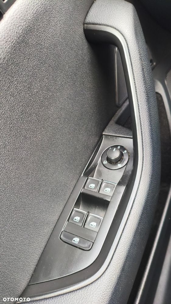 Skoda Superb 2.0 TDI L&K DSG - 27